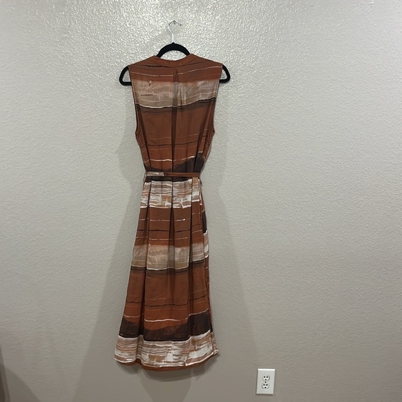 Pleat Front Maxi Dress in Rust Stripes Size Large - Picture 9 of 16